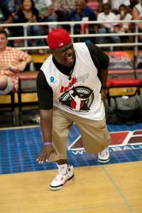 2011__05__Cedric the Entertainer entertaining the crowd 2 200&#215;300.jpg