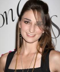 2010__09__sara_bareilles 210×300.jpg