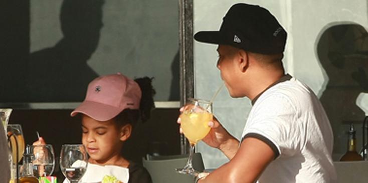 EXCLUSIVE: Jay Z and Blue Ivy seen having dinner.