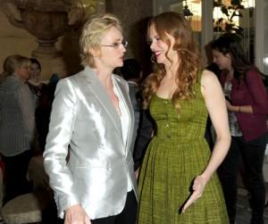 2010__07__Foreign_Press_July29_39 300×261.jpg