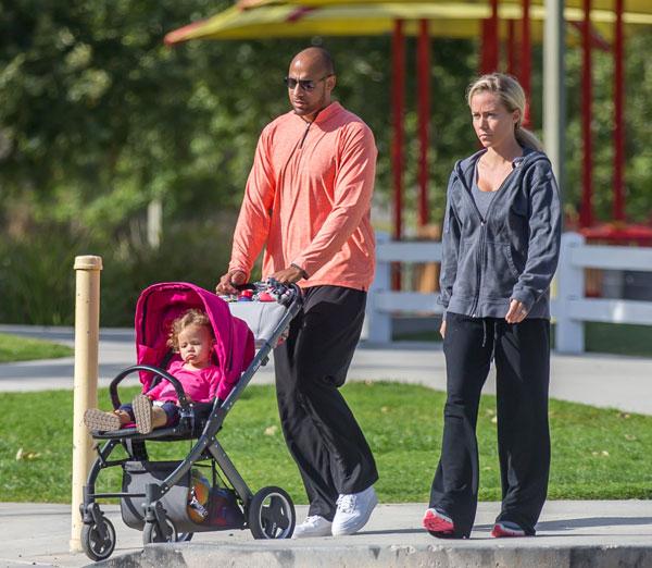 Kendra wilkinson hank baskett park outing5