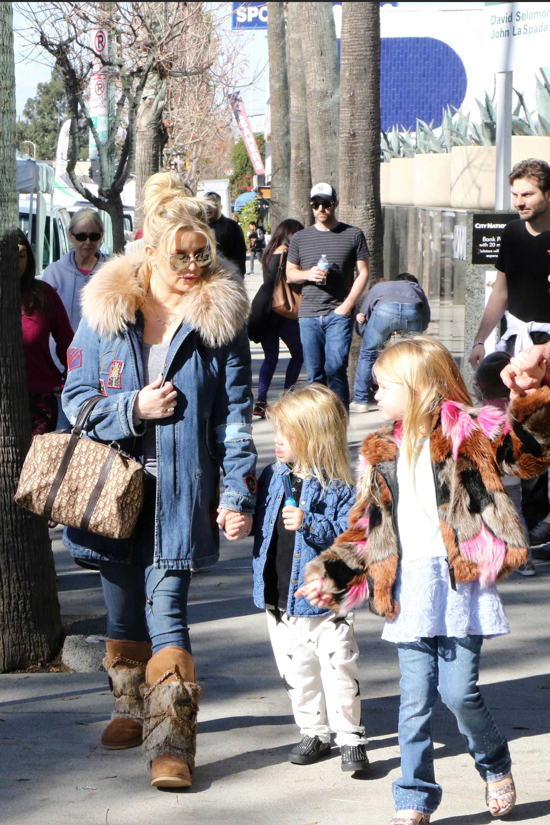 jessica simpson spotted kids family crisis 05