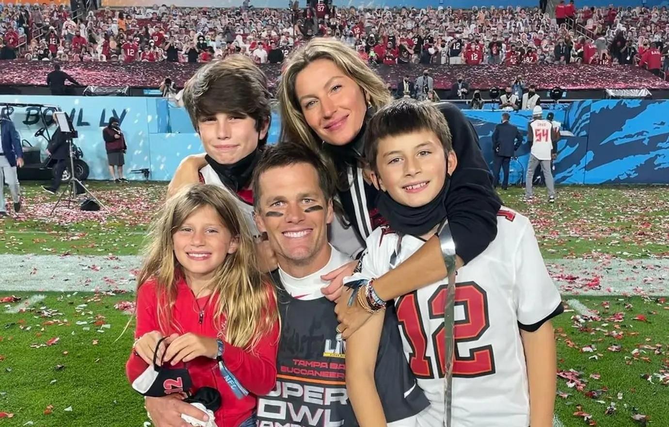 PHOTOS: Tom Brady's 3 Kids Make Rare Public Appearance – SheKnows