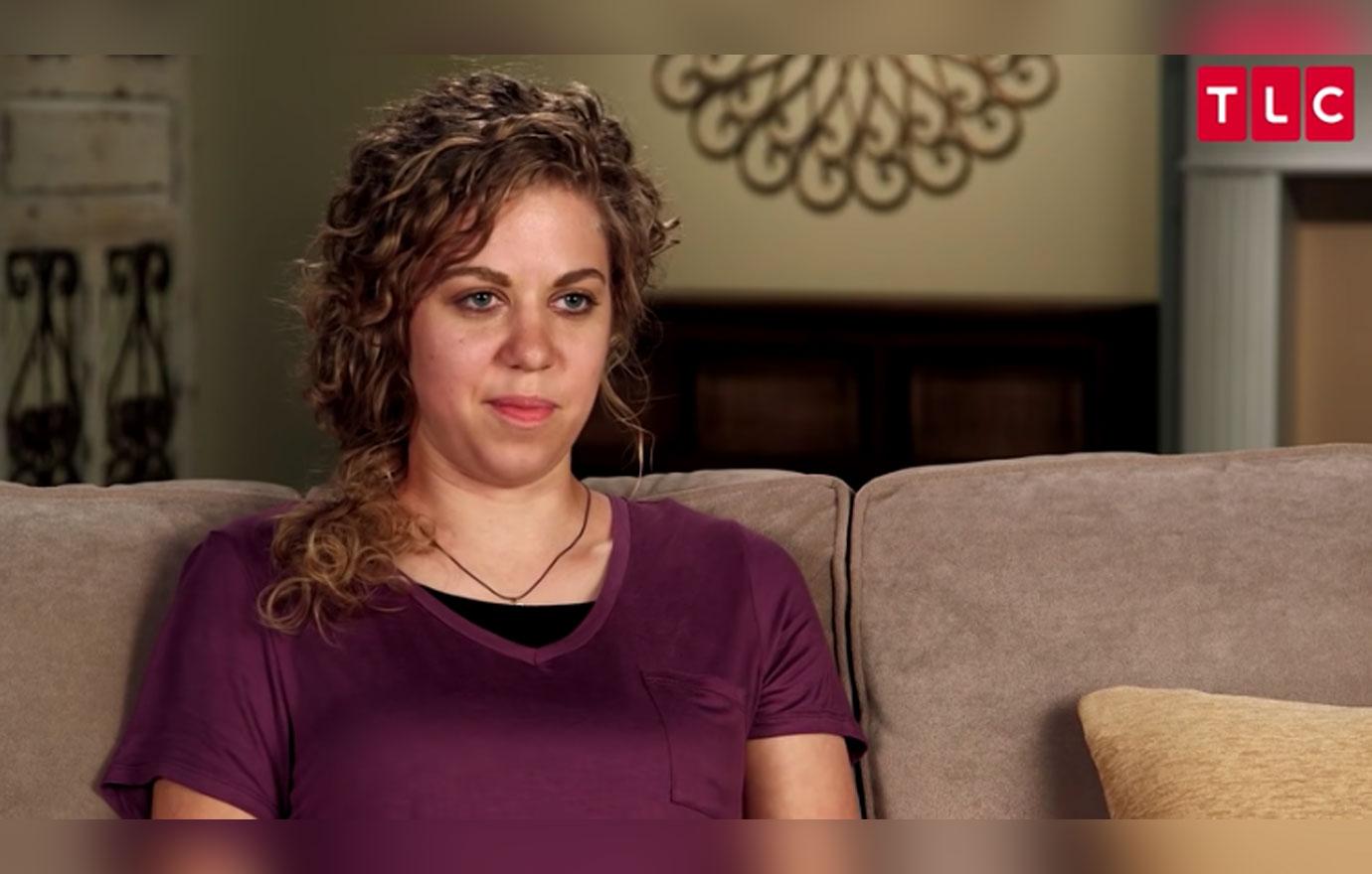 Pregnant Abbie Duggar Says She Might Return To Nursing