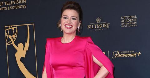 photo of Kelly Clarkson.