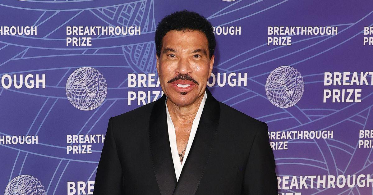 image of Lionel Richie later paused the concert, and saxophonist Dino Soldo informed the audience that he could not continue the show.