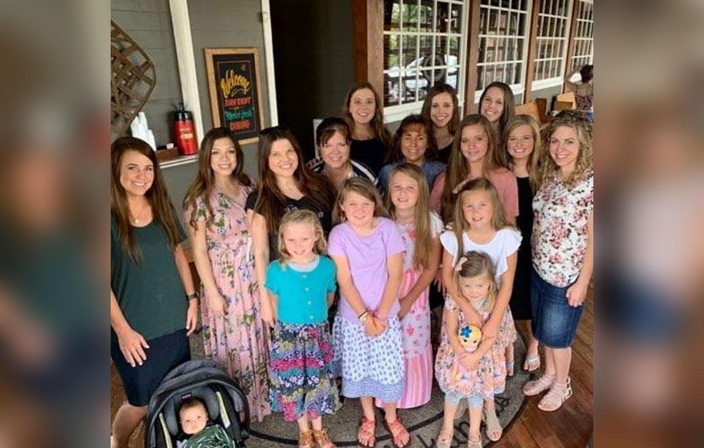 my-Duggar-Group-Baby-Sprinkle-Photo