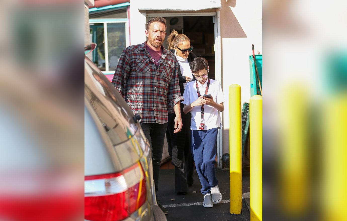 jennifer lopez ben affleck kiss son photos