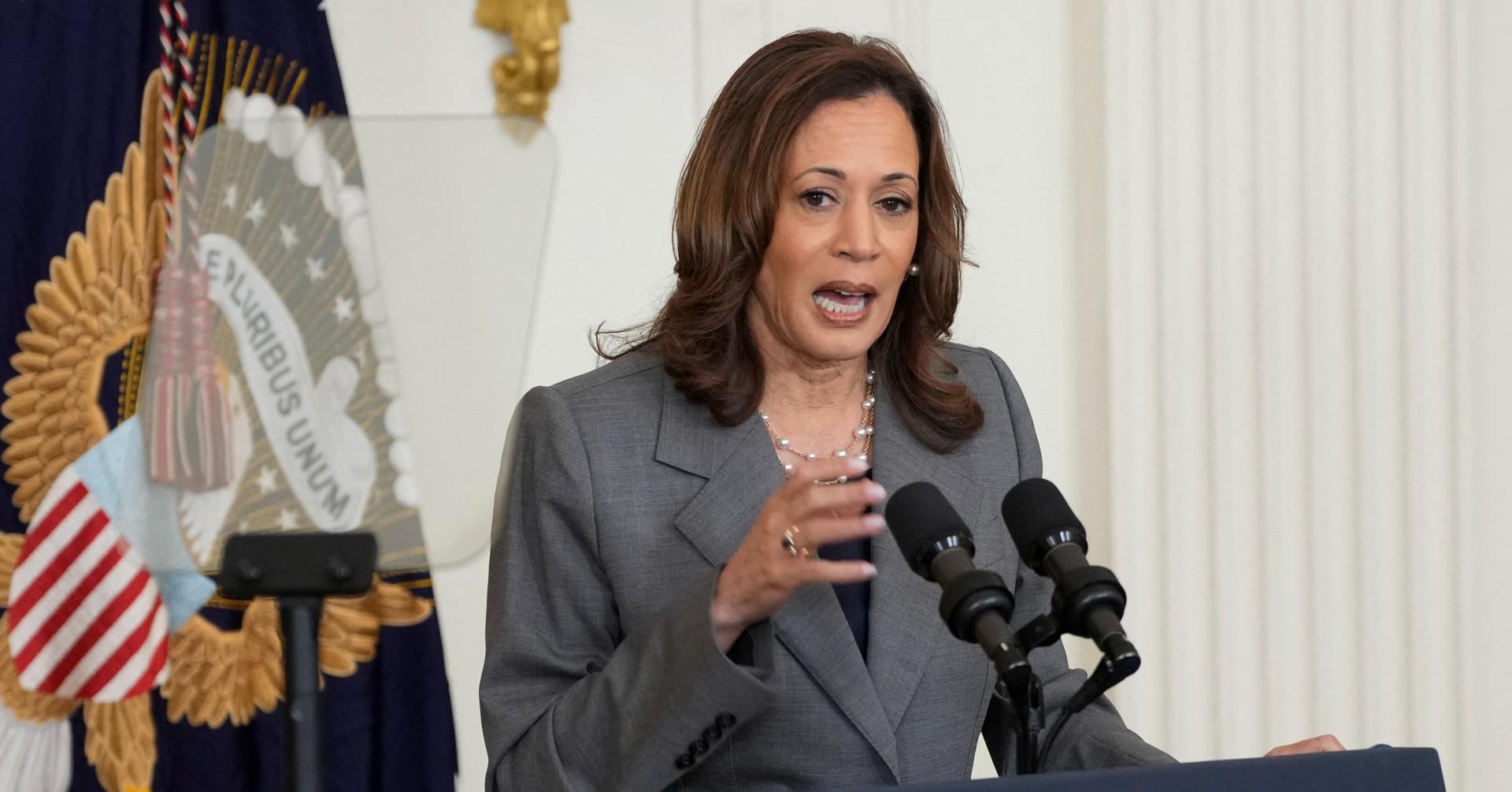 barack obama ramps up campaign appearances kamala harris fears donald trump