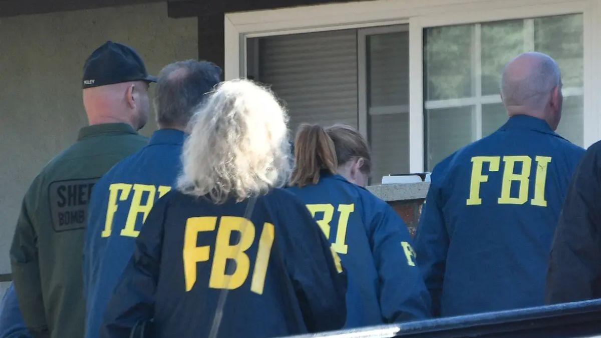 image of FBI agents have been seen going door-to-door in Nancy Guthrie's neighborhood. 