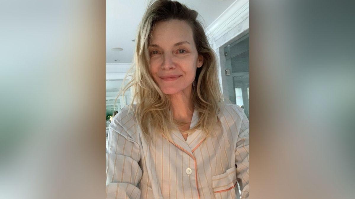 michelle pfeiffer most stunning selfies photos