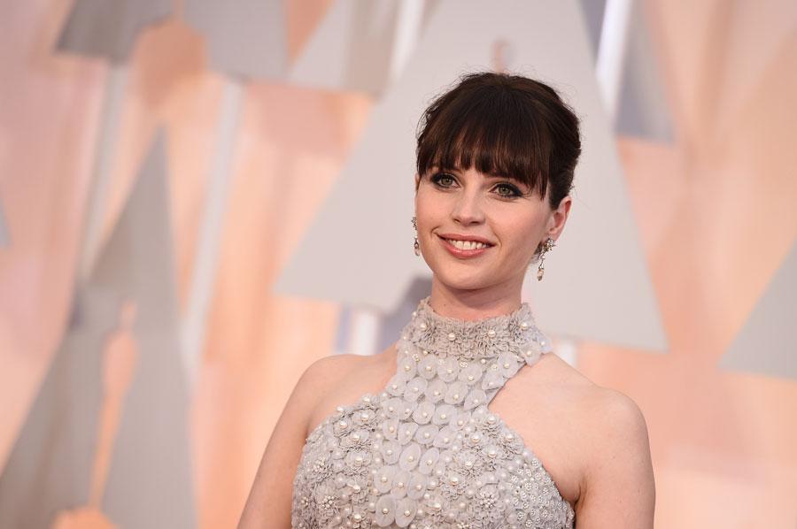 Felicity jones 2015 oscars arrivals 05