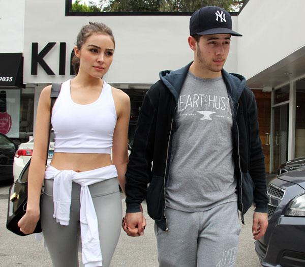 Nick jonas olivia culpo split splash 05