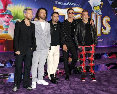 jessica biel all smiles justin timberlake