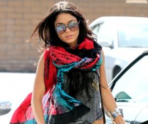 2010__07__Vanessa_Hudgens_July29_main 300×262.jpg