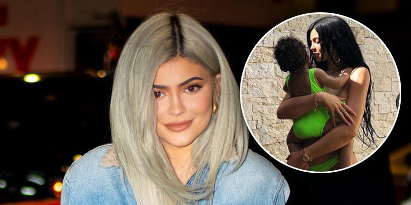 Kylie-Jenner-Stormi-Vacation-PP