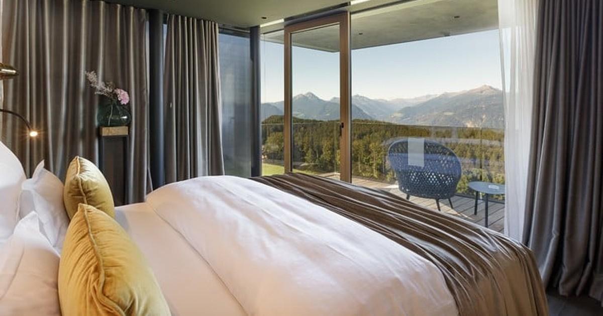 rooms and suites hotel avelengo chalet mirabell