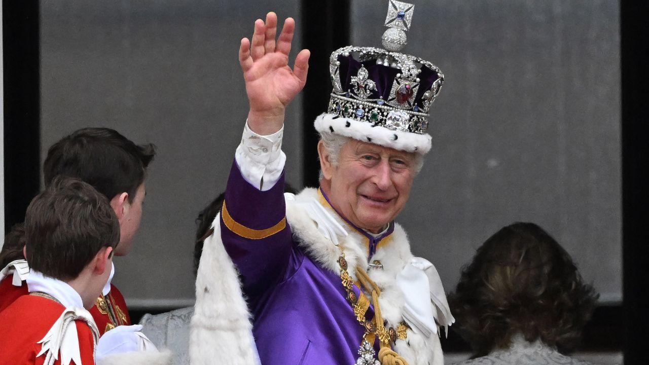 Image of three pre-recorded statements announcing that King Charles had died during 'The Barry Marsh Show' were aired by Radio Caroline.