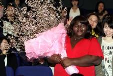 2010__04__Gabourey_Sidibe_April5_73 225&#215;151.jpg