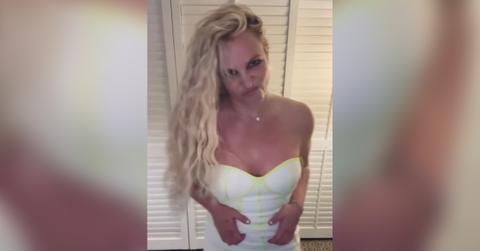 britney spears flips off camera dance video after manic meltdownpp