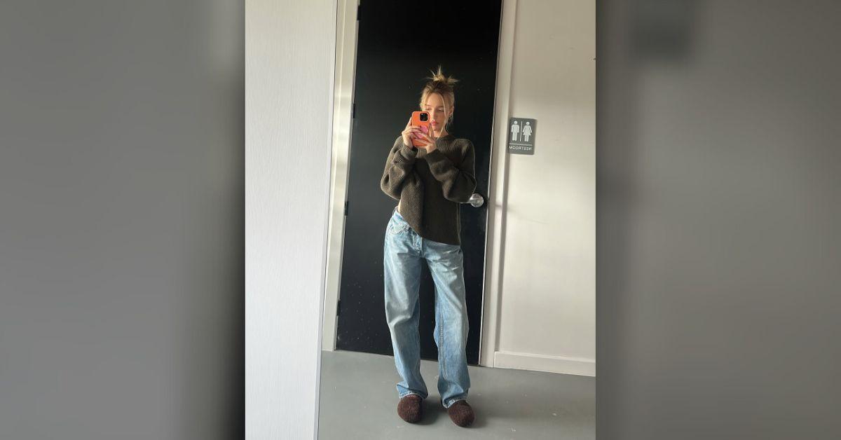 Photo of Alex Cooper sparked major 'Bachelor' rumors after a cryptic post.