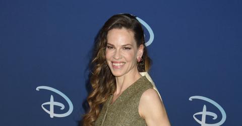 hilary swank shows pregnancy belly crop top birth twins photo
