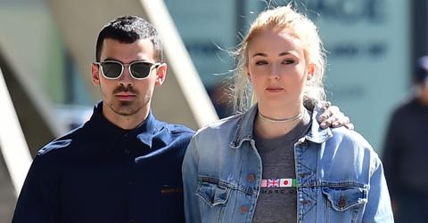 sophie turner joe Jonas dating long distance long