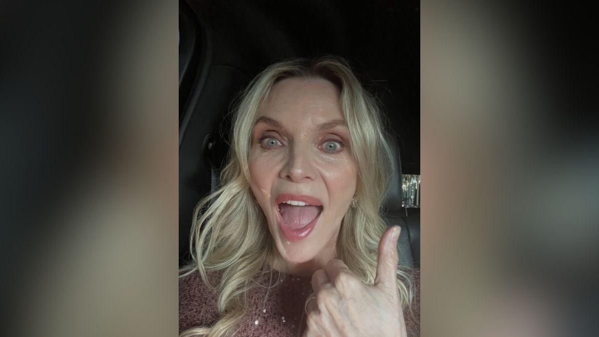 michelle pfeiffer most stunning selfies photos