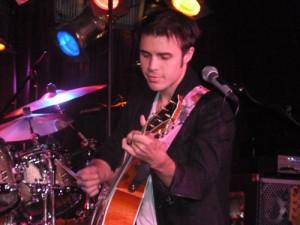 2010__10__kris_allen_oct_25_193 300&#215;225.jpg