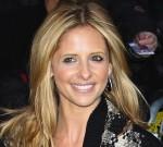 2011__07__Sarah_Michelle_Gellar_July22 150×135.jpg