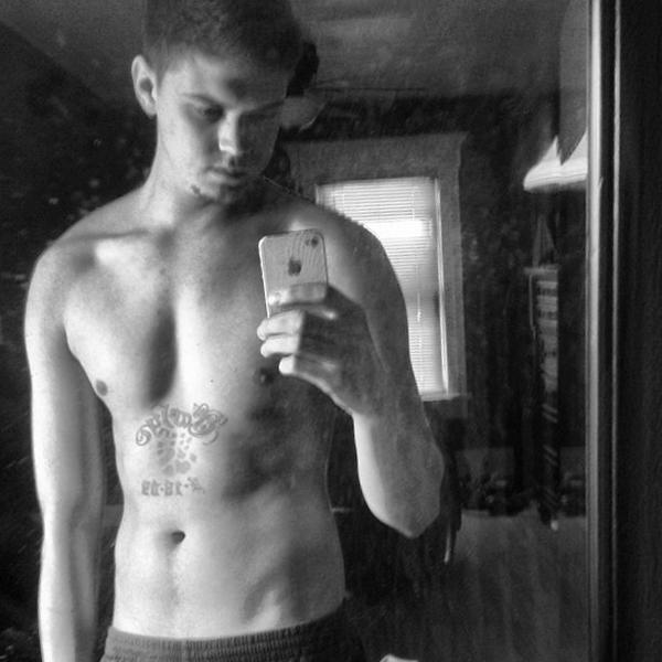 tyler-baltierra-shirtless-selfie