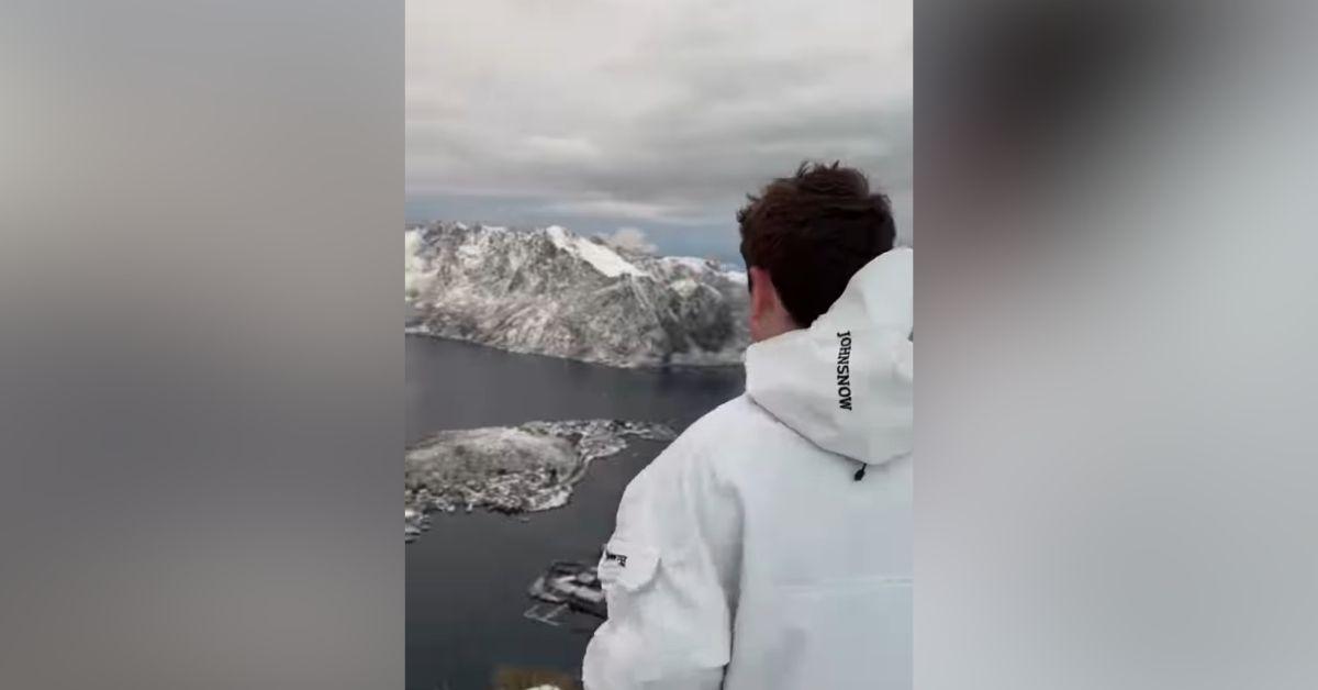 image of Kelly Preston passed away in 2020.