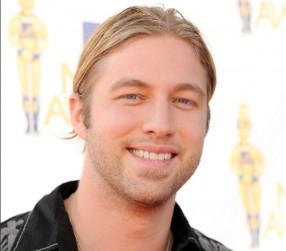 2010__07__Casey_James_July9news 286×300.jpg