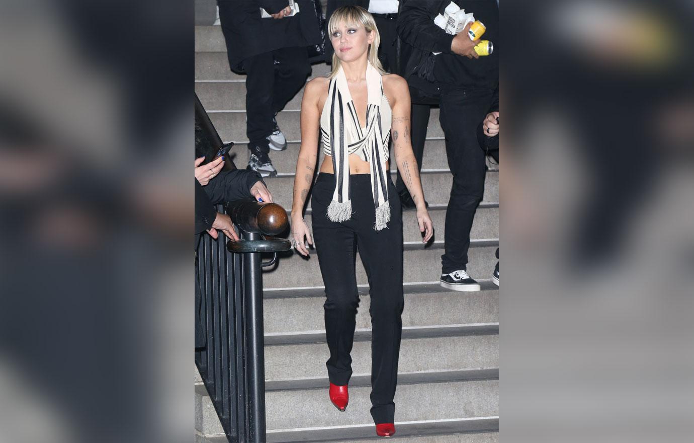 Miley Cyrus makes surprise NYFW appearance at Marc Jacobs fashion show