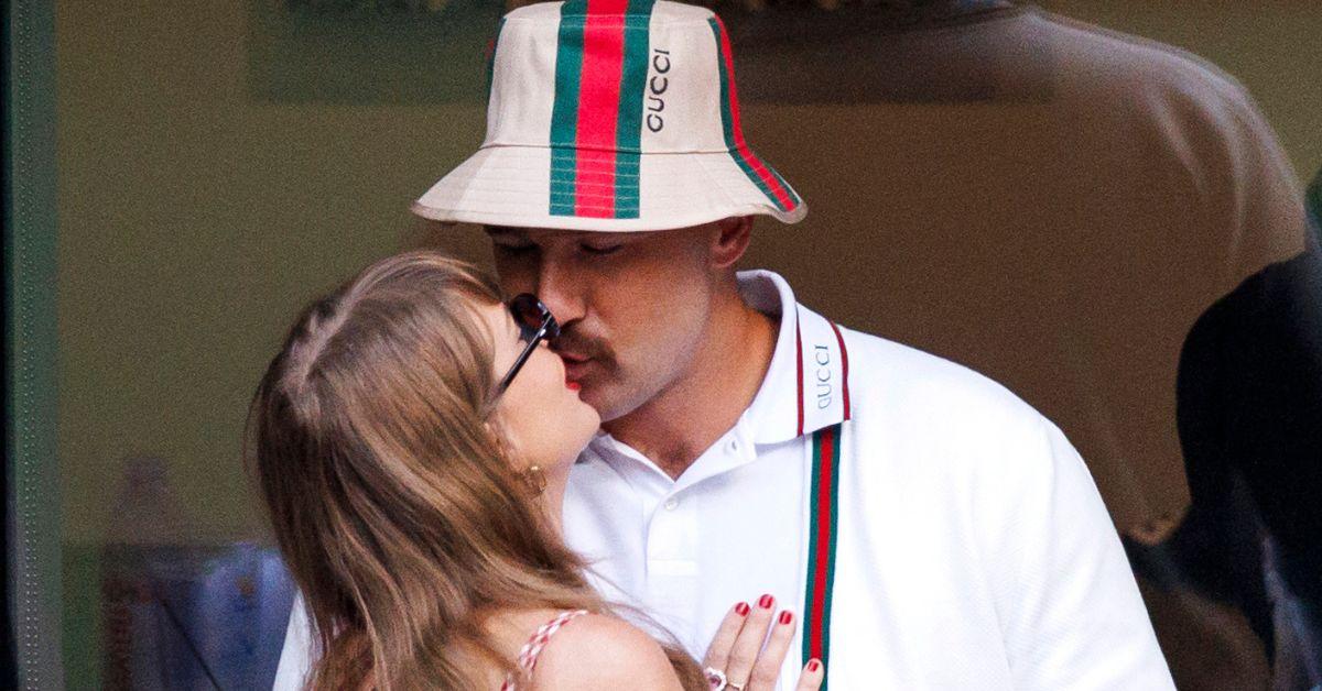 Photo of Travis Kelce and Taylor Swift
