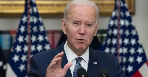 joe biden accidentally reads teleprompter instructions during speech