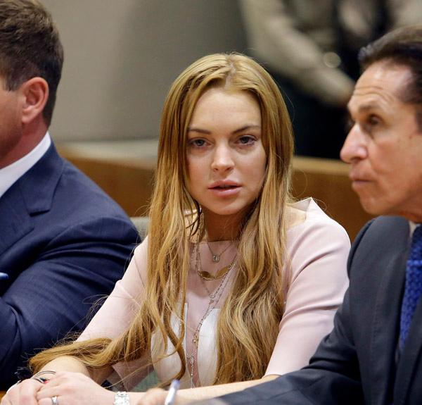 Lindsay Lohan Leaves Rehab Mom Dina