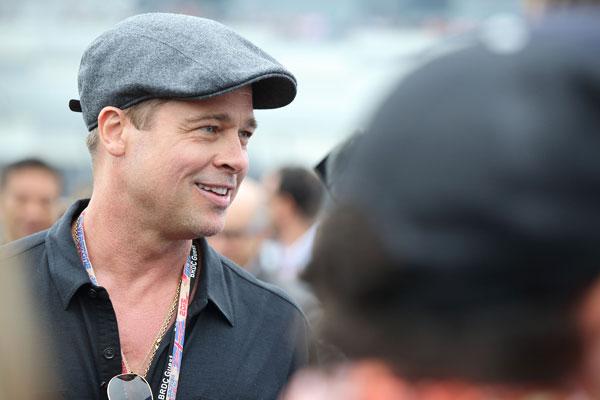 Brad pitt new hair look dyed grey 05 G