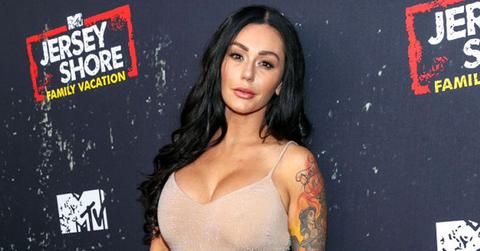 Jwoww Poses On Red Carpet Selling Home