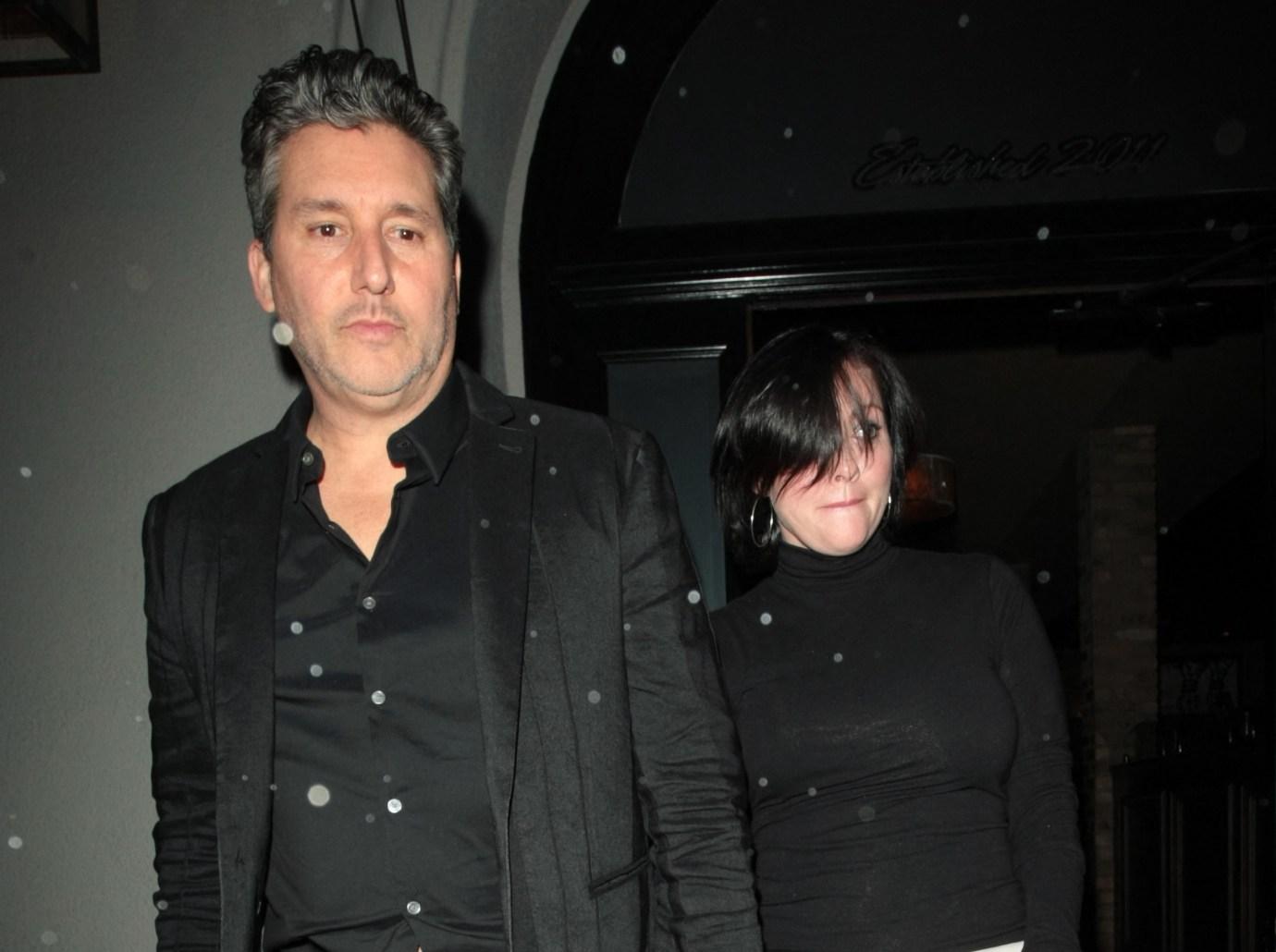 shannen doherty confronted woman husband  year affair embarrassing