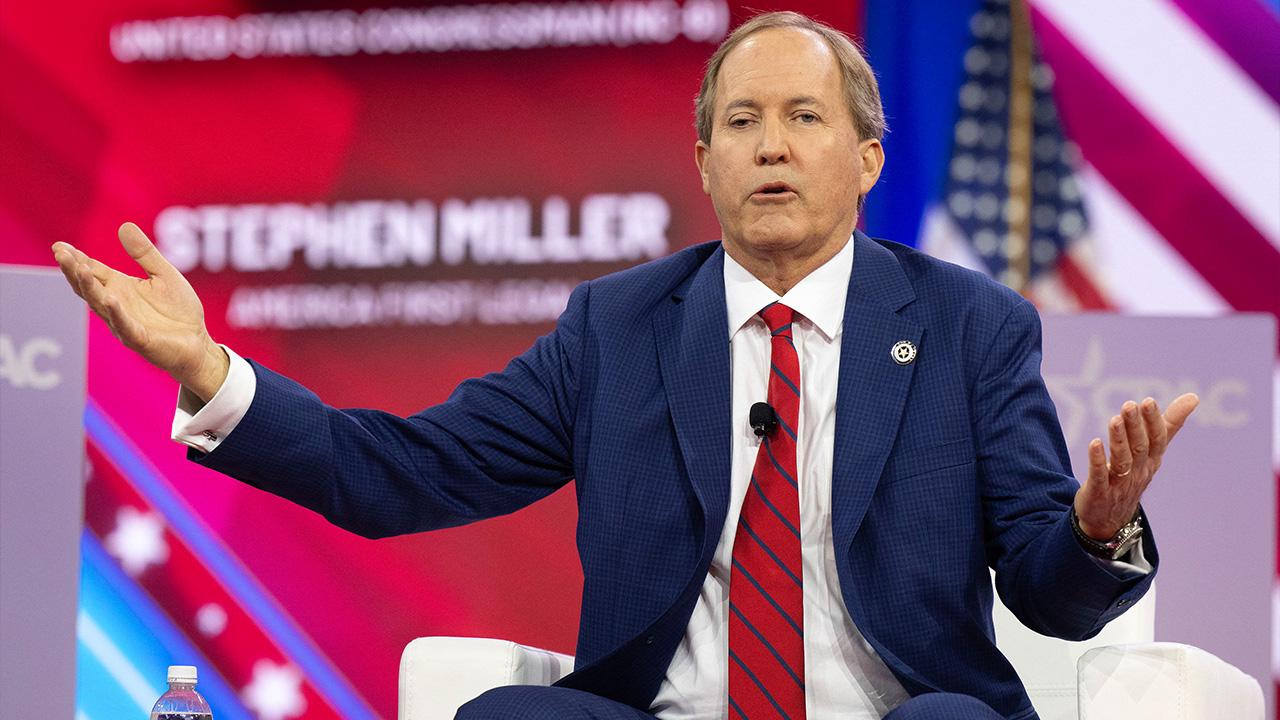 Image of Polls show a tight race between Paxton and Talarico.
