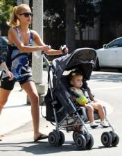 2009__09__fp_3639346_alba_jessica_mac_091909 176×225.jpg