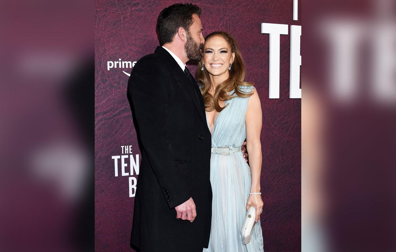 ben affleck jennifer lopez gush red carpet tender bar premiere