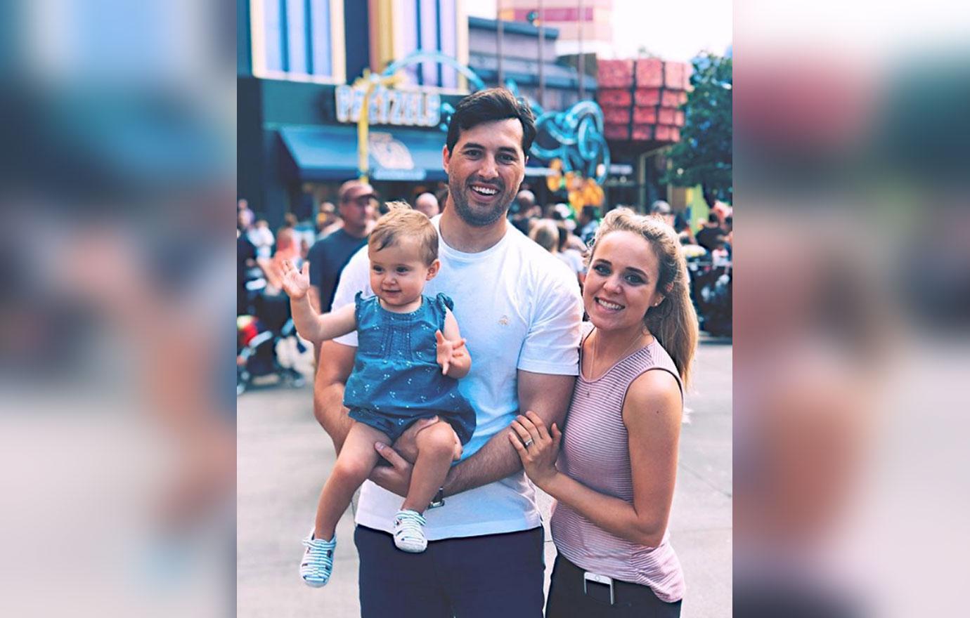 Jana & Jinger Duggar Visit ‘Bringing Up Bates’ Star Alyssa In Florida