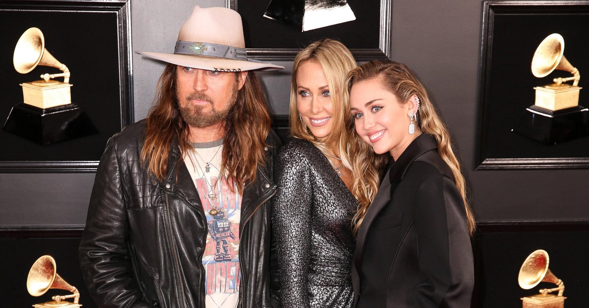 donald trump praises conservative billy ray cyrus bashing miley