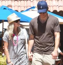 2009__11__wenn5280185 219×225.jpg