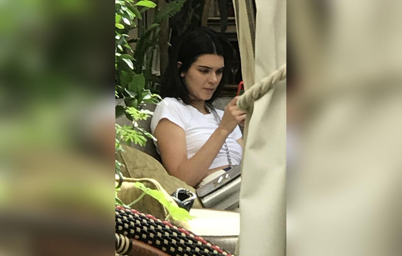 Kendall jenner emerger first time after jewelry theft lunch date 02