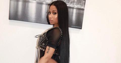 Nicki minaj butt collapse photos