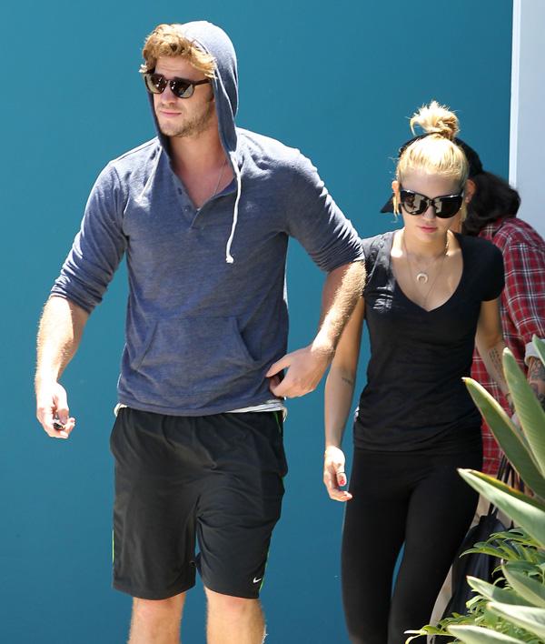 Miley Cyrus Liam Hemsworth Wedding Back On