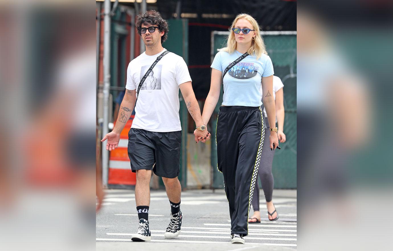 Sophie Turner Joe Jonas Backstreet Boys Shirt Pic 04